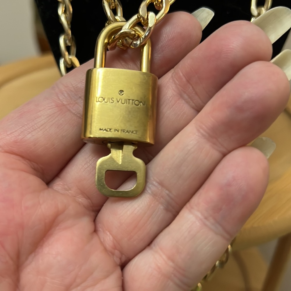 LV lock,key,chain #323